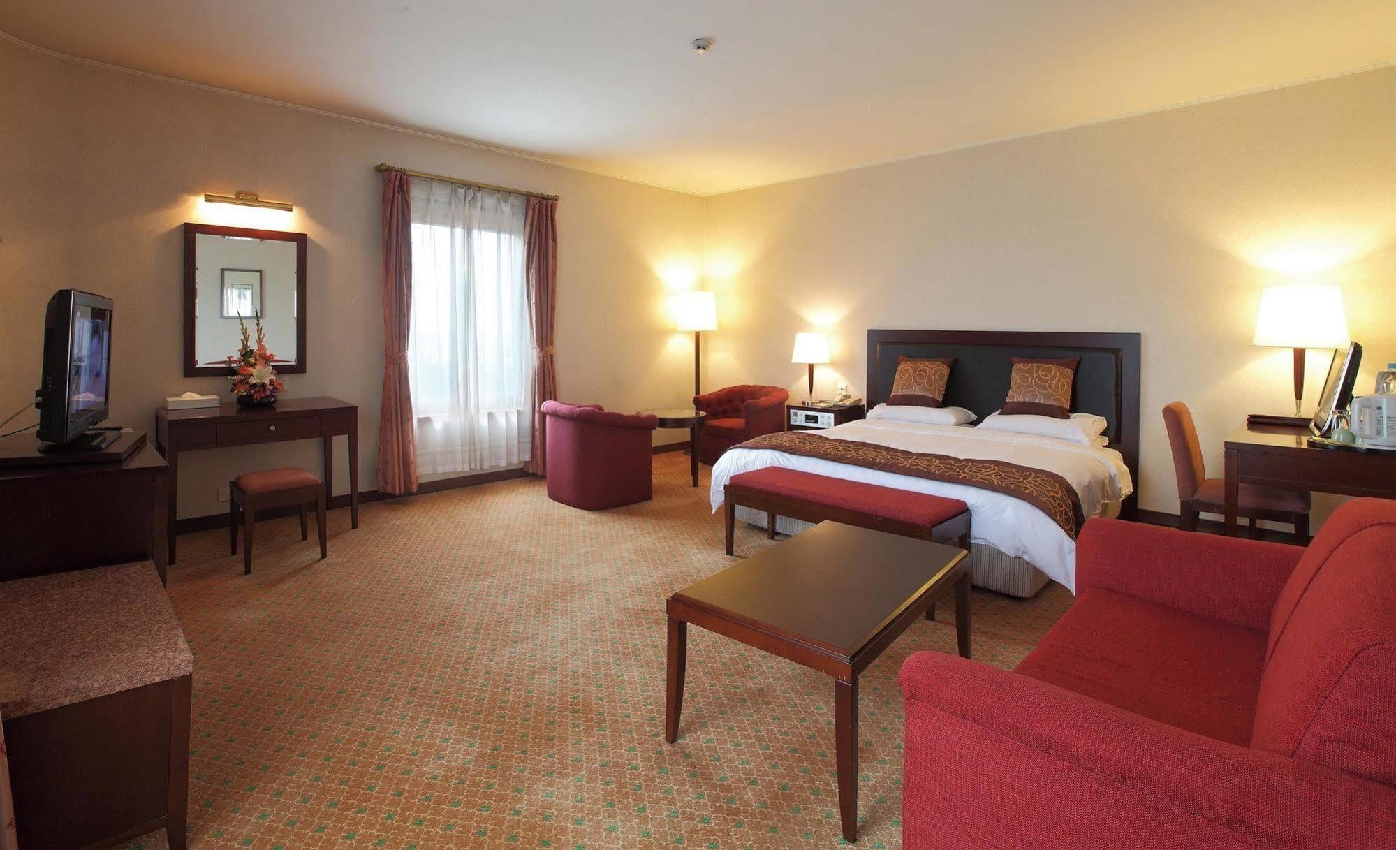 Shanghai International Airport Hotel Exterior photo